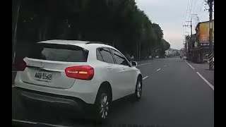 龜三寶示範轉彎直接換車道 （檢舉成功）