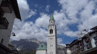 Overtourism sulle Alpi: un confronto tra il Bellunese e la folle situazione di un paese austriaco