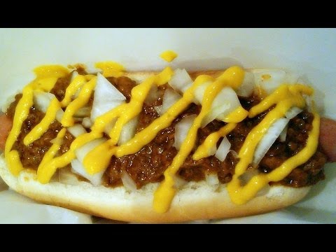 How to make a Coney Island Chili Dog (Recipe) How to make a Coney Island Chili Dog (Recipe)