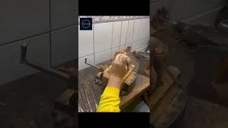 【木雕】傳統木雕｜元寶豬笑臉漸漸成形 木雕藝品 carving a piggy #woodcarving #wood #ASMR #traditioncrafts