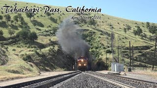 Tehachapi Pass, California trains in 4K: 4-28-2019 / BNSF #5516