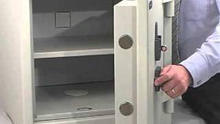 Securikey - Euro Grade 1070 Free Standing Safe - Key Lock.mp4