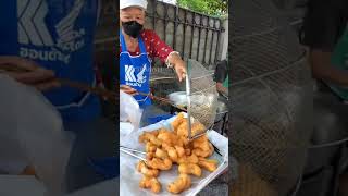 #ปาท่องโก๋ตายาย Deep-Fried Dough Stick #หน้าตลาดหนองไผ่ล้อมโคราช #streetfood #foodlover  #จารย์แซ่บ