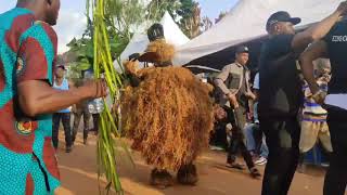 Mmanwu Amoli displaying de Igbo cultural dance.