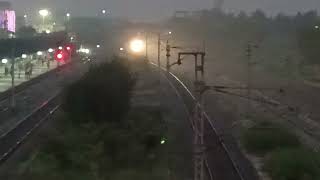 Down 31152 Barddhaman Sealdah Local Arriving At Barrackpore Railway Station #railway