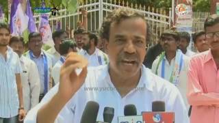 Karimnagar : TS-YSRCP Leaders protest against TRS Govt on RTC Problems - 31st Mar 17