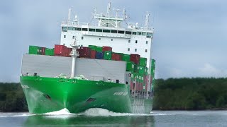 Spectacular SHARP TURN of An Evergreen Container Ship #shipspotting