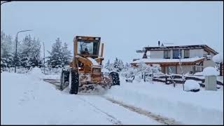 Así comenzaban las tareas de limpieza en las calles de Esquel