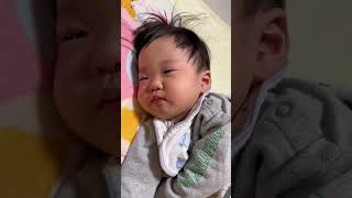 【1歳1ヶ月】寝起きで二重になる赤ちゃん / Cute baby waking up from sleep #shorts