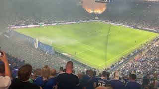 Heißes Intro unter Feuer und blau-weißem Qualm: Schalke 04 - 1. FC Magdeburg