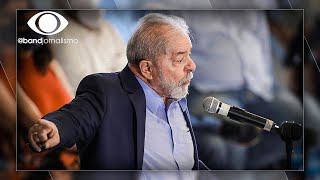 Ex-presidente Lula adota moderação e acena para 2022 durante discurso