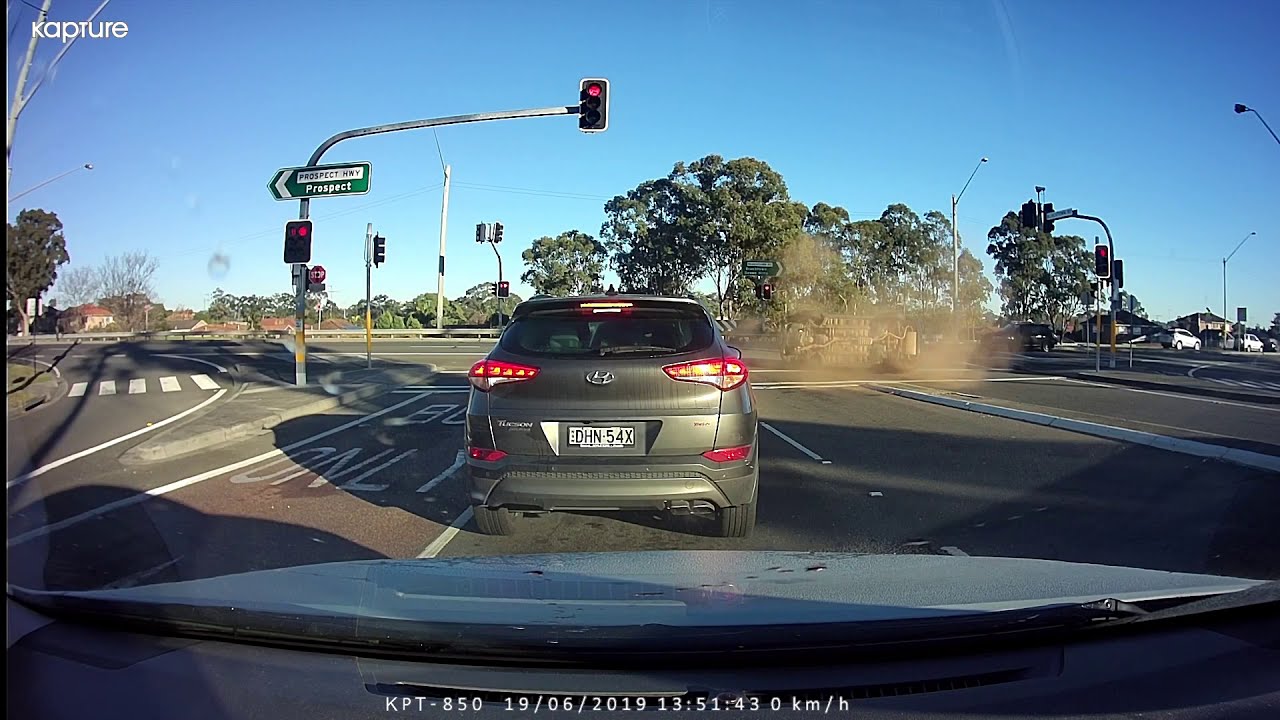 Australian Car Crash / Dash Cam Compilation 21 - YouTube