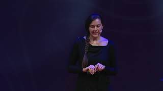 OLTRE I CONFINI DEL MONDO, DOVE CI ASPETTA ET | Claudia Bonfio | TEDxTrento