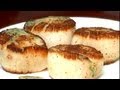 How to Saute Scallops With Wine, Butter & Garlic : Entree Recipes How to Saute Scallops With Wine, Butter & Garlic : Entree Recipes