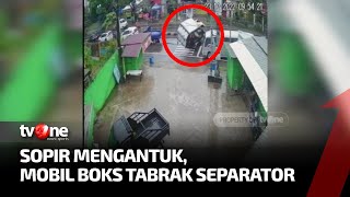 Detik-Detik Momen Mobil Boks Terbalik Terekam CCTV | Kabar Utama tvOne