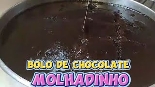 BOLO DE CHOCOLATE super fofinho, com uma calda deliciosa