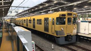 西武2000系のトップナンバー2001F編成＠所沢駅の新宿線