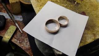 Стильные обручальные кольца, ручная работа. Stylish wedding rings, handmade. Gold.