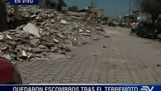 Raw: Ecuador Searches for Earthquake Survivors