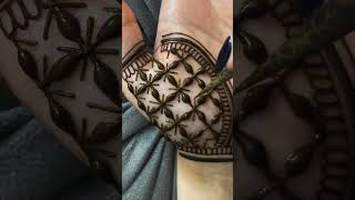 #viralshort #beautifullhennadesign #tending #beautiful #mehndi #hennadesigns #henna #youtubeshorts