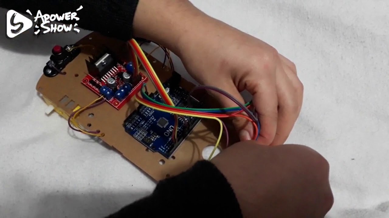 Arduino Maze Solving Robot - YouTube