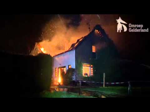 Brand Verwoest Woning In Ophemert - YouTube