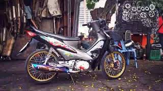 ថ្មីៗកំពុងល្បីនៅkhmerម៉ូតូHONDA DREAM លេង​កាំរាយខប់សេរីៗ