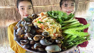 Yummy Beat Papaya With Boiled Snails.  បុកល្ហុងជាមួយខ្យង ឆ្ងាញ់