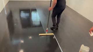 How to apply water based finish✅👍The best hardwood floor finishes #black stain