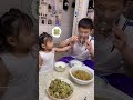 妹妹：哥哥，你嫌我脏，我嫌你更脏！ funny 萌娃 搞笑 baby cute