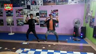 Pawan singh ka new Bhojpuri song palangiya a piya sone na diya dancing school ka dance