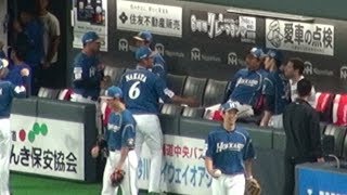 180503 中田翔から握手を求められるも拒否をする石井一成