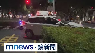 跨年夜處理車禍！員警也被撞倒、後腦勺撕裂傷｜#鏡新聞