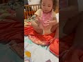 腳底板髒髒 看起來很困惑 baby cute cutebaby 宝宝 小公主 嬰兒 萌娃