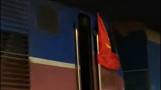 D19E-967 treo cờ Việt Nam kéo tàu khách SE2 Sài Gòn-Hà Nội (7/9/2020-22:07)