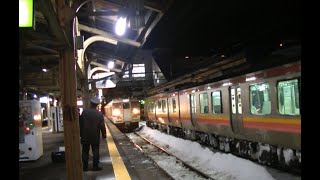 19時台の直江津駅　新潟県上越市　2021年1月30日