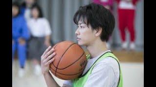 『半分、青い。』第14話では、律（佐藤健）が1人の美少女と電撃的な出会いを果たす......