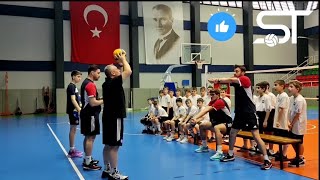 Voleybolda Manşet Pas Nasıl Yapılır / How to Do Underhand Passes in Volleyball