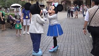 TDS キスはだめよ！選手交代「エントランスグリでのちょこっと映像」ディズニーの仲間たち