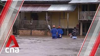 Thousands evacuate as floods worsen in Kelantan, Terengganu