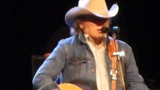 Dwight Yoakam 1/29/16 Dim lights, Thick smoke (and loud loud music)