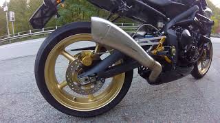 Street triple r with 3-1 hp corse exhaust start up e revving sound!AMAZING!