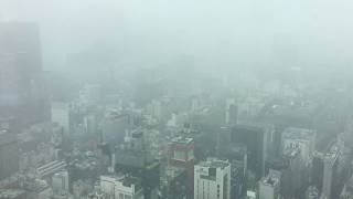 豪雪の東京ビル街 上空から 4年ぶり大雪 スカイツリーが見えないほどの雪の天気 Tokyo building snow Japan