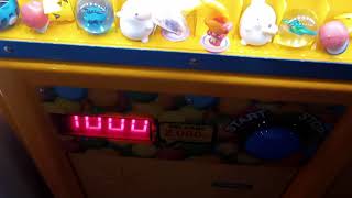 캡슐자판기(claw machine game and Korean game)