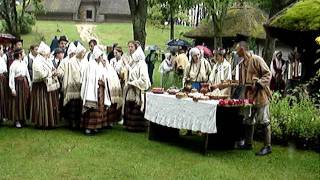 Vidzemes diena.Kāzu rituāli. Brīvdabas muzejā. 14.08.11. 5.video.