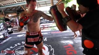 World Muay Thai Champion Pad Work: Lamsongkram Chuwattana