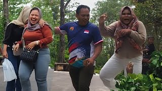 BUSHMAN PRANK : SCARING EVERYONE !!! Ultimate Best of Bushman Prank Indonesia, Best Reaction Prank