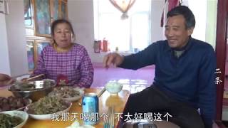 【牛二條】714 大锅酸菜大盆肉 地道东北菜多诱人？看二条最后啃骨头我真馋了！