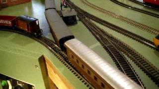 Rivarossi E626 with Passenger Rolling Stock.AVI