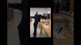 Man Steal I-Phones - Apple 🍏 Store robbed of $40k worth of phones #iPhone #theft